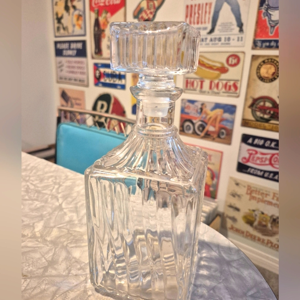 Vibtage Crystal Decanter